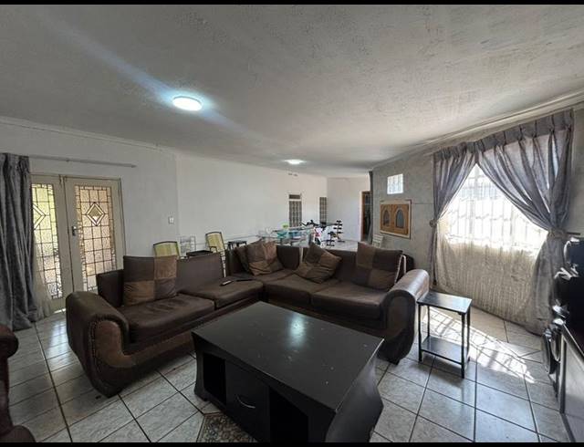 4 BEDROOM HOUSE FOR SALE IN MARAISBURG